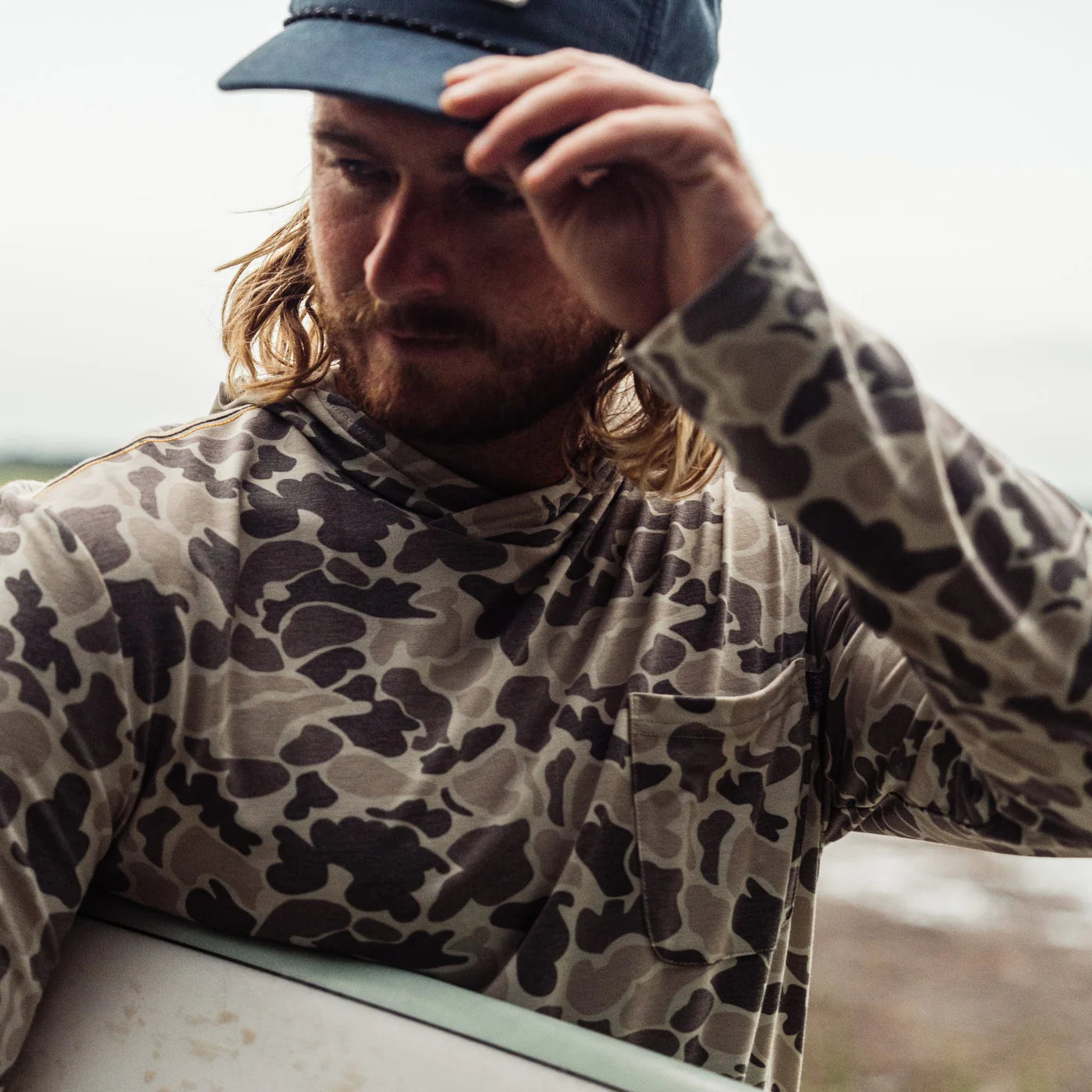 Playera Marsh Wear Buxton Tech Hoodie - Stone Mallard Camo